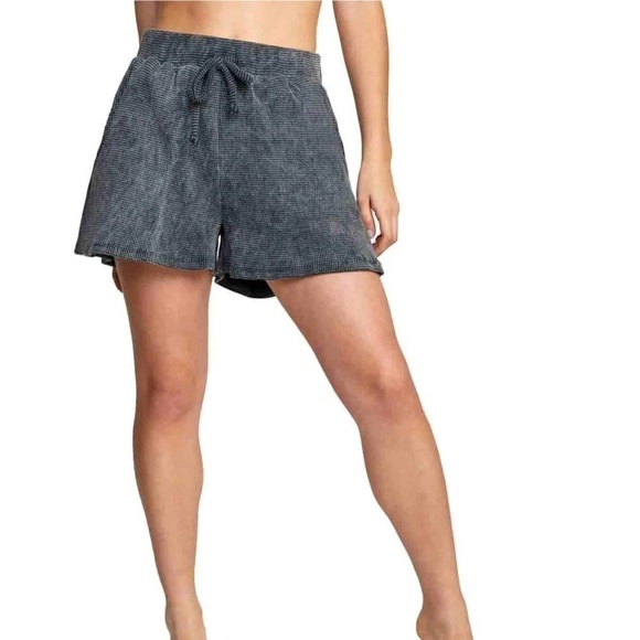 RVCA Women's Charcoal Gray Sweet Dreams Short - Picture 1 of 4